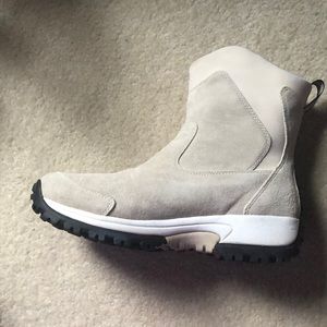 Merrill suede woman’s boots, size 8.5, never worn